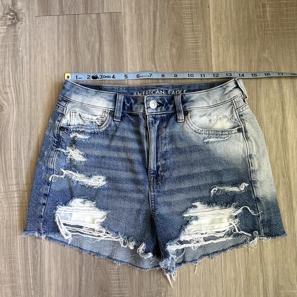 American Eagle High Waisted Jean Medium Wash Shorts Size 4 - Picture 5 of 7